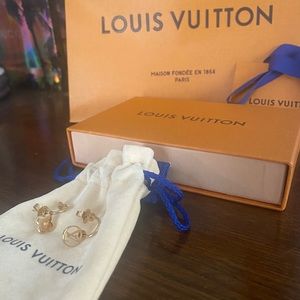 Louis Vuitton Blooming earrings